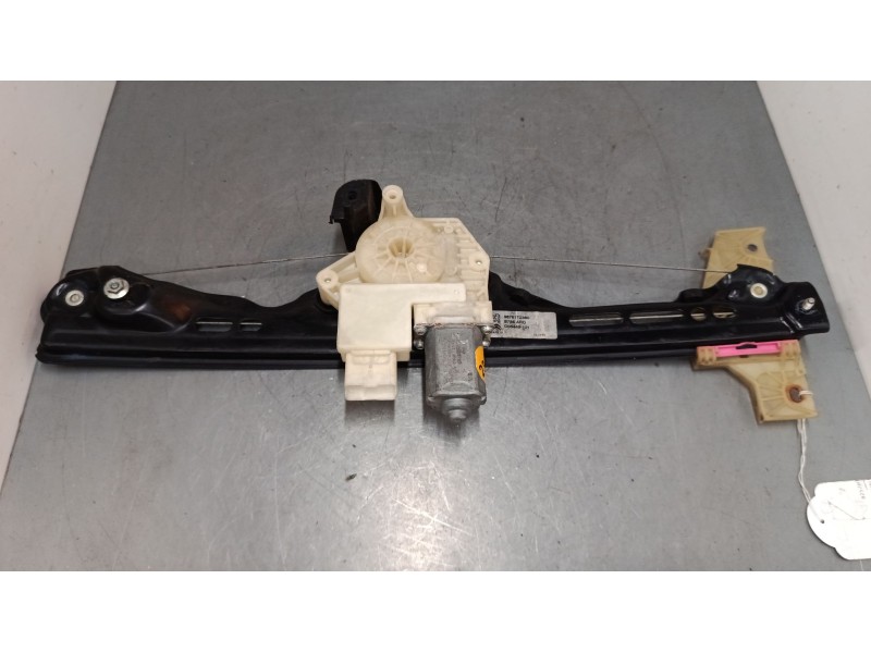 Recambio de elevalunas electrico trasero derecho para citroën c4 picasso ii 1.6 hdi 90 referencia OEM IAM 9676172380  