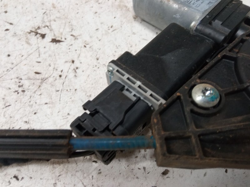 Recambio de elevalunas electrico trasero derecho para fiat 500l (351_, 352_) 1.4 (199lyb1b) referencia OEM IAM 5000884  