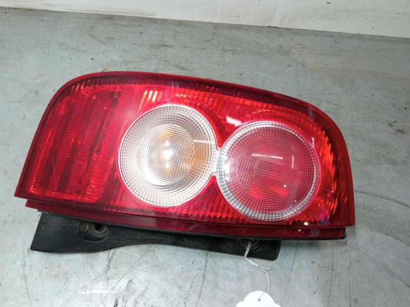 Recambio de piloto trasero izquierdo para nissan micra iii (k12) 1.2 16v referencia OEM IAM   