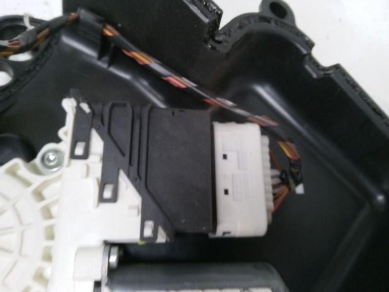 Recambio de elevalunas electrico trasero derecho para seat leon (1p1) 1.9 tdi referencia OEM IAM 983600-202  