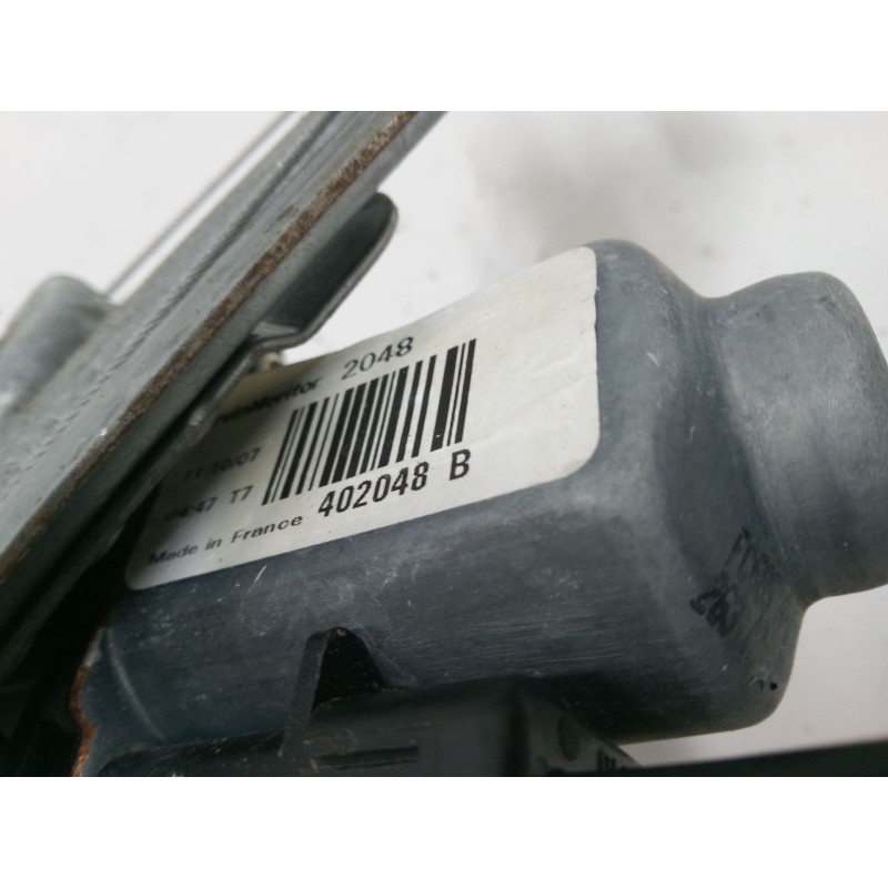 Recambio de elevalunas electrico trasero derecho para renault grand scénic ii (jm0/1_) 1.9 dci (jm14) referencia OEM IAM 440726 