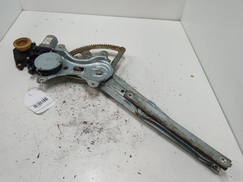 Recambio de elevalunas electrico trasero derecho para toyota corolla verso (zer_, zze12_, r1_) 1.8 (znr11_) referencia OEM IAM 9