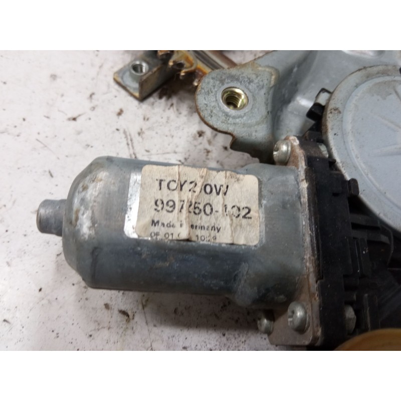 Recambio de elevalunas electrico trasero derecho para toyota corolla verso (zer_, zze12_, r1_) 1.8 (znr11_) referencia OEM IAM 9