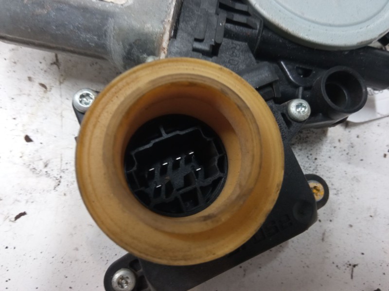 Recambio de elevalunas electrico trasero derecho para toyota corolla verso (zer_, zze12_, r1_) 1.8 (znr11_) referencia OEM IAM 9