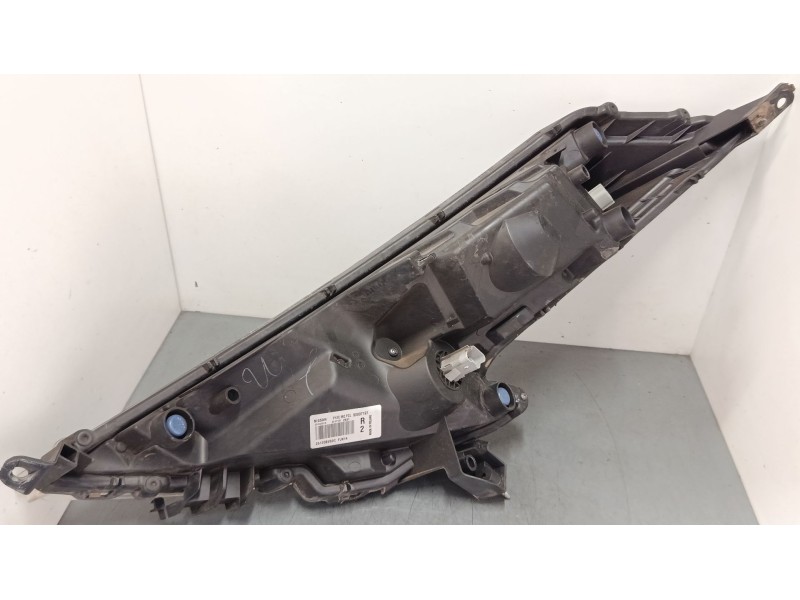 Recambio de faro derecho para nissan juke (f15) 1.2 dig-t referencia OEM IAM 26120BV80C  