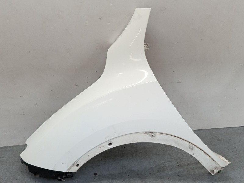 Recambio de aleta delantera izquierda para nissan juke (f15) 1.2 dig-t referencia OEM IAM 41007374521  