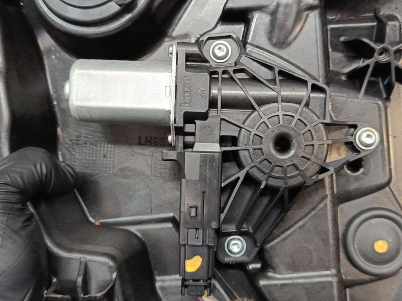 Recambio de elevalunas electrico trasero izquierdo para volvo v40 hatchback (525) d2 referencia OEM IAM 2582073  