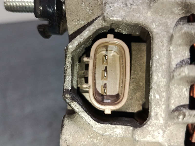 Recambio de alternador para nissan juke (f15) 1.2 dig-t referencia OEM IAM 23100BV80A  