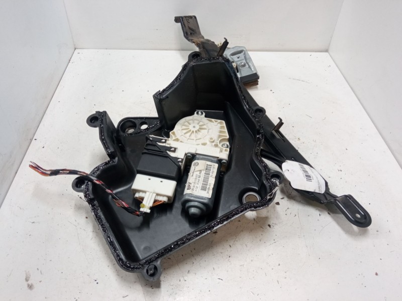 Recambio de elevalunas electrico trasero izquierdo para seat leon (1p1) 1.9 tdi referencia OEM IAM 3719  