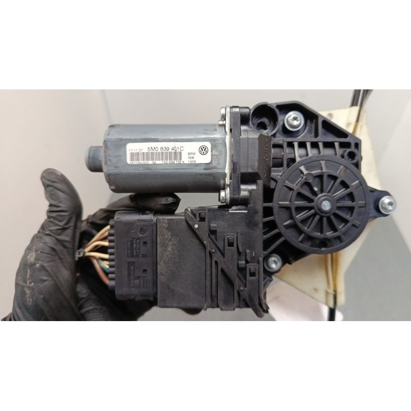 Recambio de elevalunas electrico trasero izquierdo para volkswagen golf plus v (5m1, 521) 1.9 tdi referencia OEM IAM 5M0839401C 