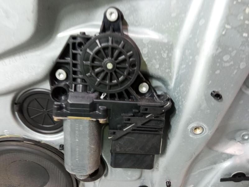 Recambio de elevalunas electrico trasero izquierdo para volkswagen golf iv (1j1) 1.9 tdi referencia OEM IAM   
