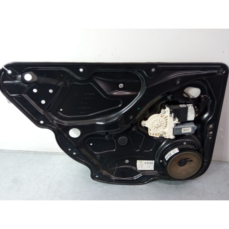 Recambio de elevalunas electrico trasero izquierdo para volkswagen passat b6 (3c2) 2.0 tdi 16v referencia OEM IAM 981677-108  