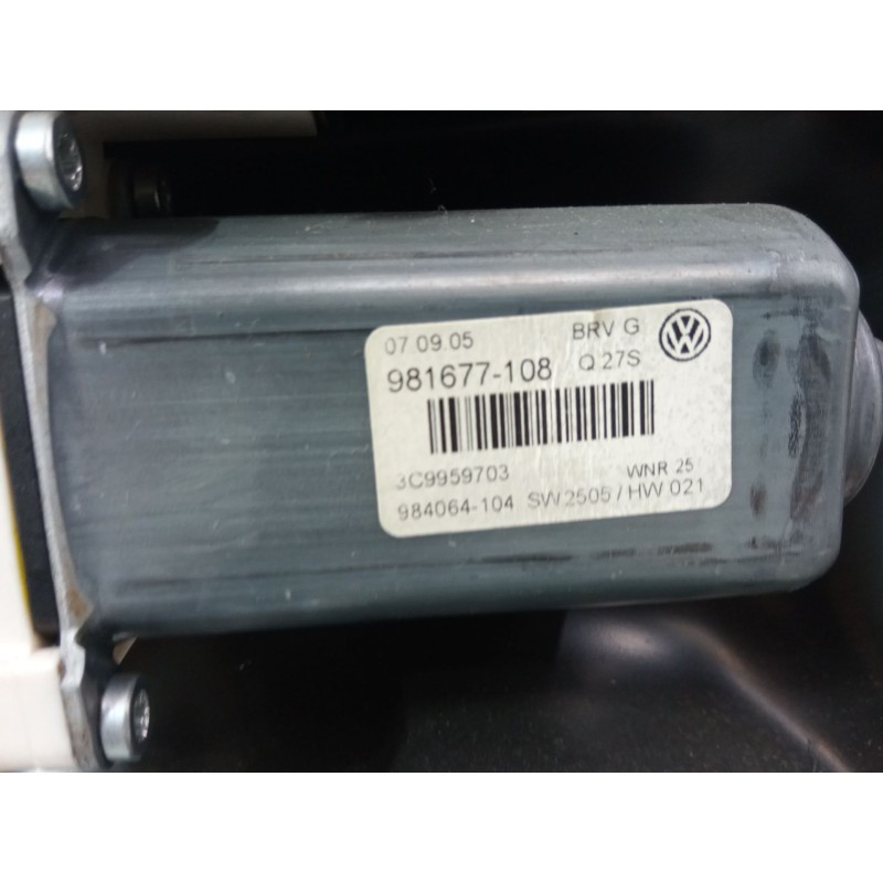 Recambio de elevalunas electrico trasero izquierdo para volkswagen passat b6 (3c2) 2.0 tdi 16v referencia OEM IAM 981677-108  