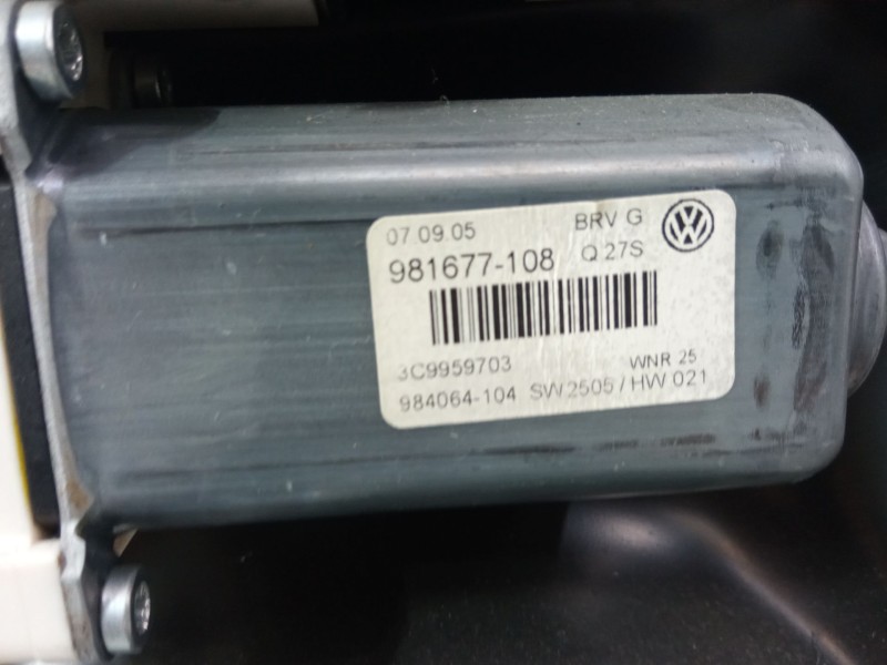 Recambio de elevalunas electrico trasero izquierdo para volkswagen passat b6 (3c2) 2.0 tdi 16v referencia OEM IAM 981677-108  