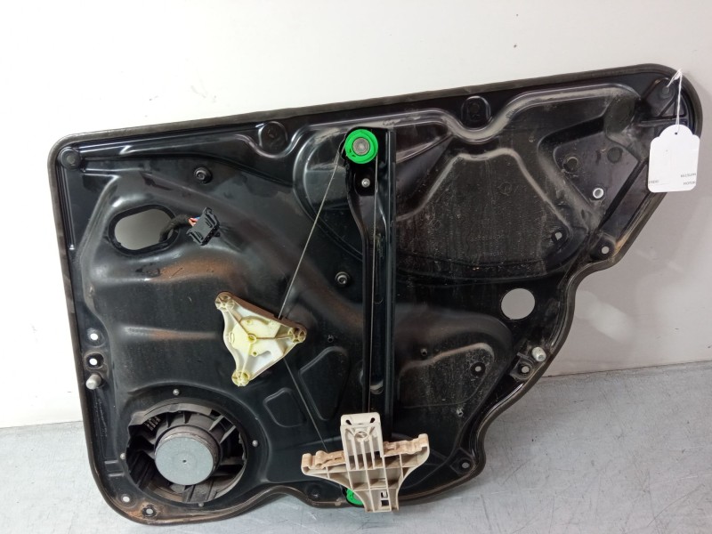 Recambio de elevalunas electrico trasero izquierdo para volkswagen passat b6 (3c2) 2.0 tdi 16v referencia OEM IAM 981677-108  