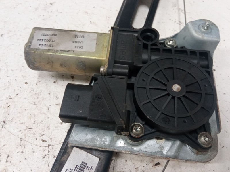 Recambio de elevalunas electrico trasero izquierdo para bmw 1 (e87) 118 d referencia OEM IAM 7067797-15  