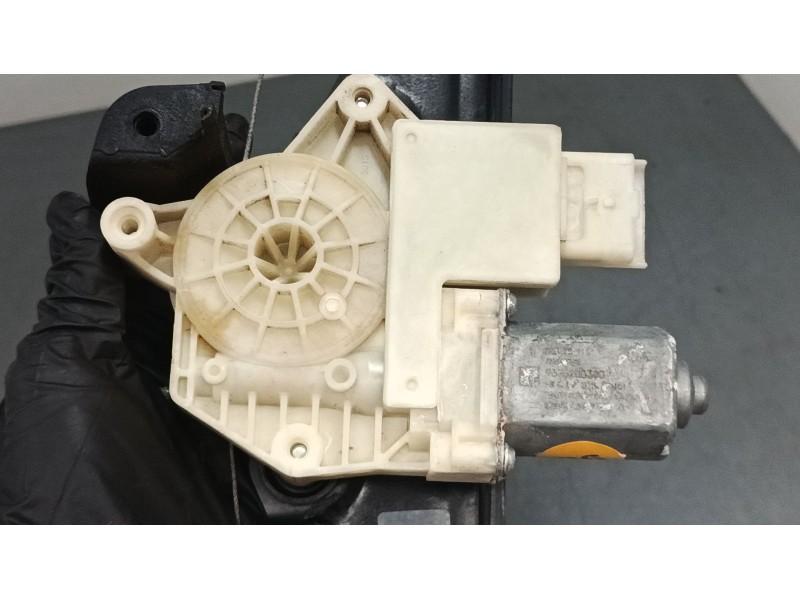 Recambio de elevalunas electrico trasero izquierdo para citroën c4 picasso ii 1.6 hdi 90 referencia OEM IAM 9676172480  