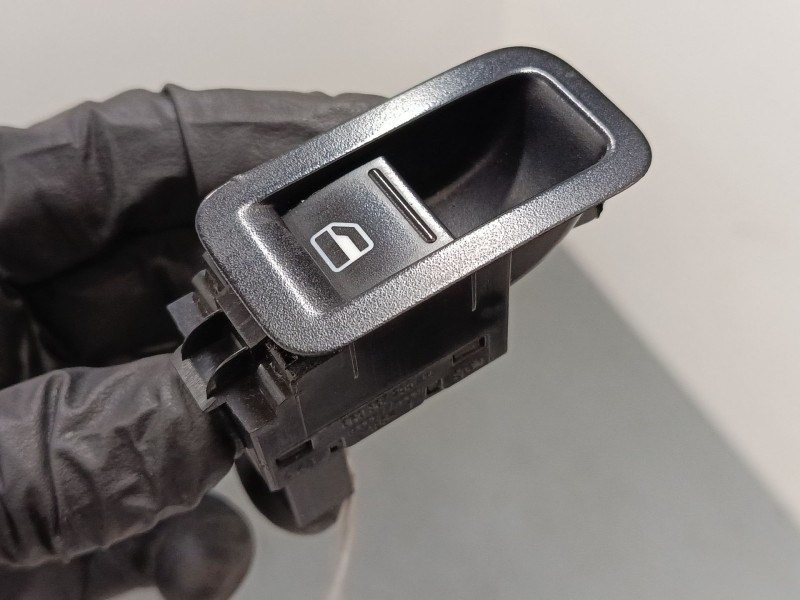 Recambio de mando elevalunas delantero derecho para volkswagen polo v (6r1, 6c1) 1.2 tdi referencia OEM IAM 7L6959855B  