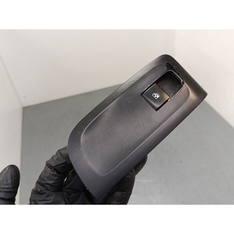 Recambio de mando elevalunas delantero derecho para opel zafira tourer c (p12) 2.0 cdti (75) referencia OEM IAM 13301886  
