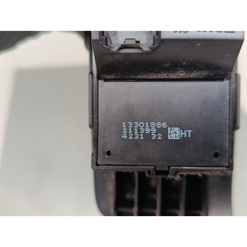 Recambio de mando elevalunas delantero derecho para opel zafira tourer c (p12) 2.0 cdti (75) referencia OEM IAM 13301886  