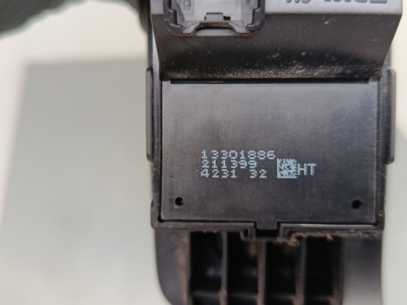 Recambio de mando elevalunas delantero derecho para opel zafira tourer c (p12) 2.0 cdti (75) referencia OEM IAM 13301886  