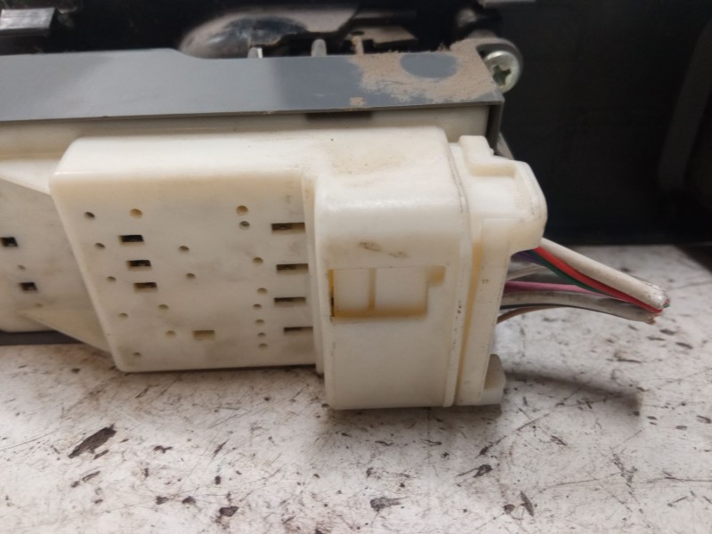 Recambio de mando elevalunas delantero izquierdo para toyota yaris (_p13_) 1.0 (ksp130_) referencia OEM IAM   