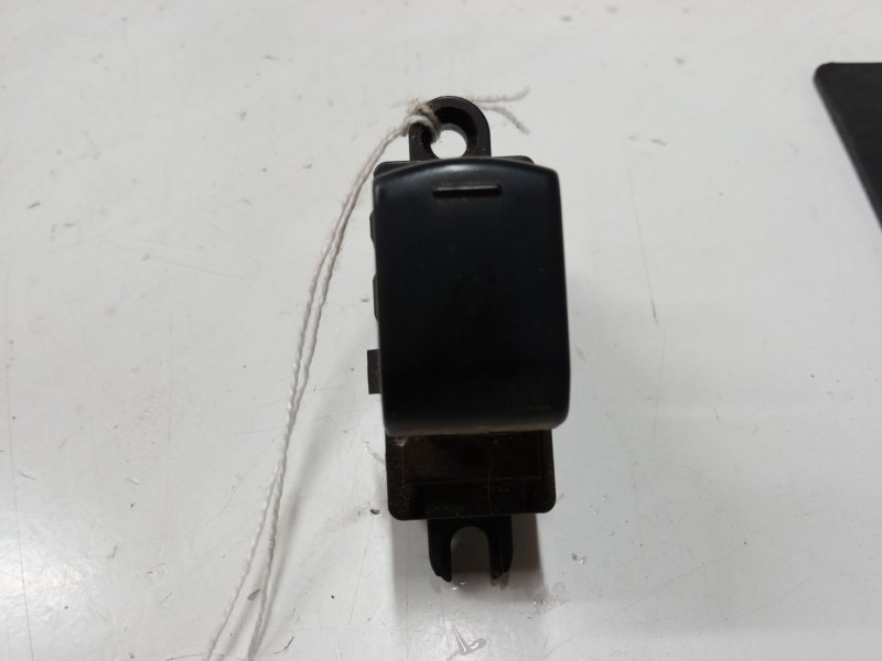 Recambio de mando elevalunas delantero derecho para nissan x-trail ii (t31) 2.0 dci referencia OEM IAM   