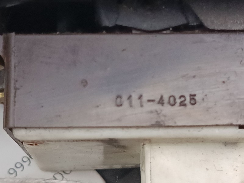 Recambio de mando elevalunas delantero izquierdo para toyota yaris (_p1_) 1.5 (ncp13_) referencia OEM IAM 0114025  