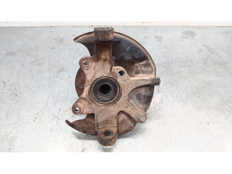 Recambio de mangueta delantera izquierda para ssangyong korando (kj) 2.9 td referencia OEM IAM   