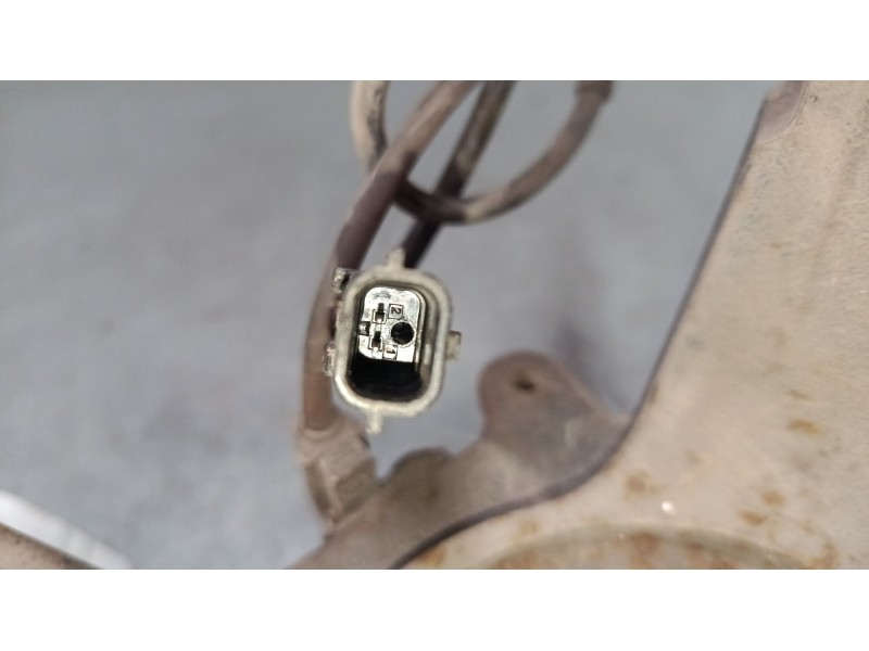 Recambio de mangueta delantera izquierda para renault grand scénic iii (jz0/1_) 2.0 dci (jz0y) referencia OEM IAM   