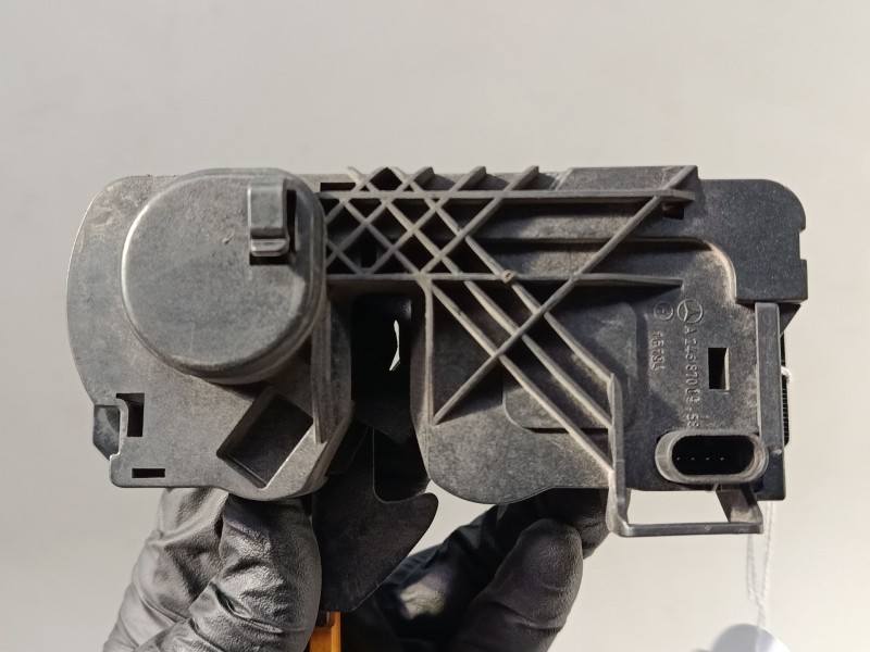 Recambio de cerradura capo para mercedes-benz clase a (w176) a 220 d (176.003) referencia OEM IAM A2468700558  