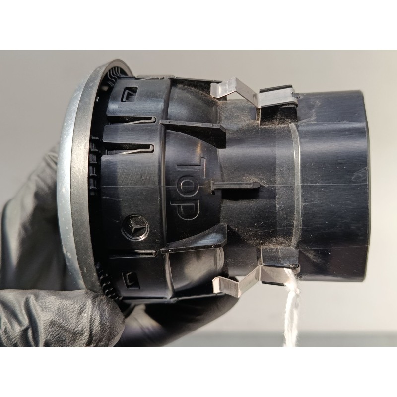 Recambio de aireador central derecho para mercedes-benz clase a (w176) a 220 d (176.003) referencia OEM IAM A1768300354  