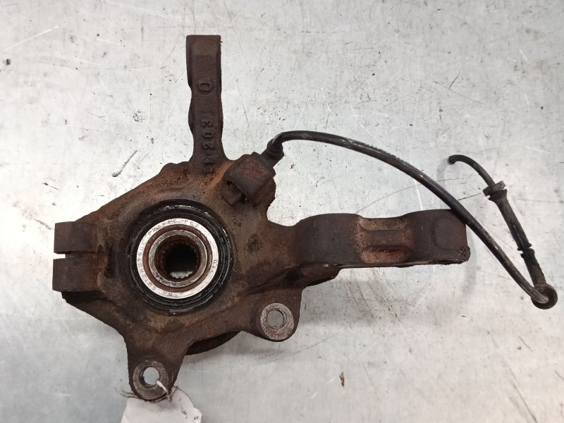 Recambio de mangueta delantera izquierda para renault clio ii (bb_, cb_) 1.4 16v (b/cb0p, bb13) referencia OEM IAM   