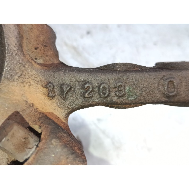 Recambio de mangueta delantera izquierda para renault clio ii (bb_, cb_) 1.4 16v (b/cb0p, bb13) referencia OEM IAM   