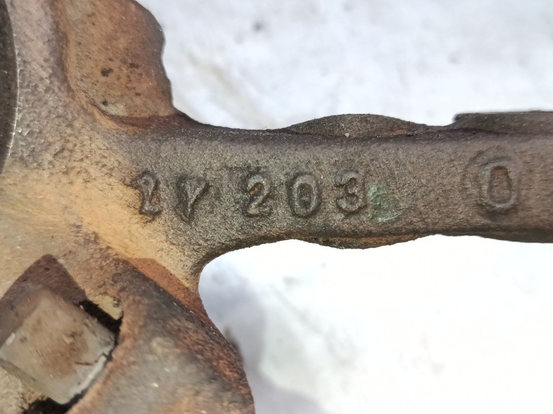 Recambio de mangueta delantera izquierda para renault clio ii (bb_, cb_) 1.4 16v (b/cb0p, bb13) referencia OEM IAM   