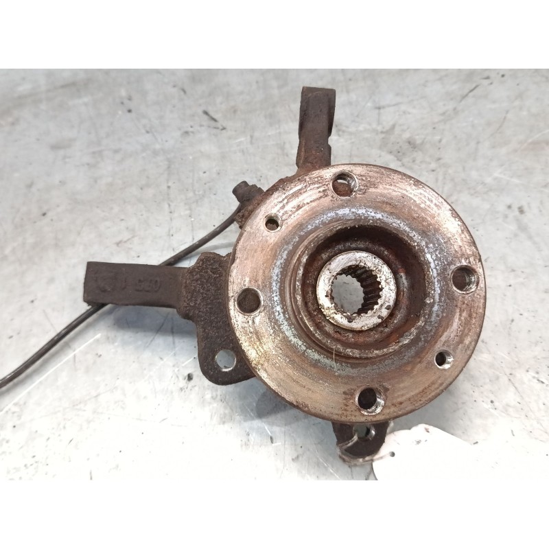 Recambio de mangueta delantera izquierda para renault clio ii (bb_, cb_) 1.4 16v (b/cb0p, bb13) referencia OEM IAM   