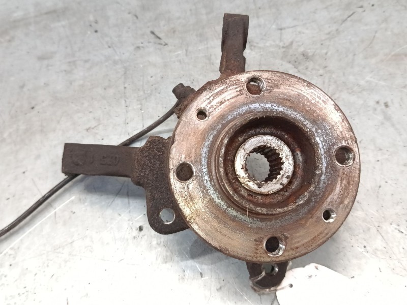 Recambio de mangueta delantera izquierda para renault clio ii (bb_, cb_) 1.4 16v (b/cb0p, bb13) referencia OEM IAM   