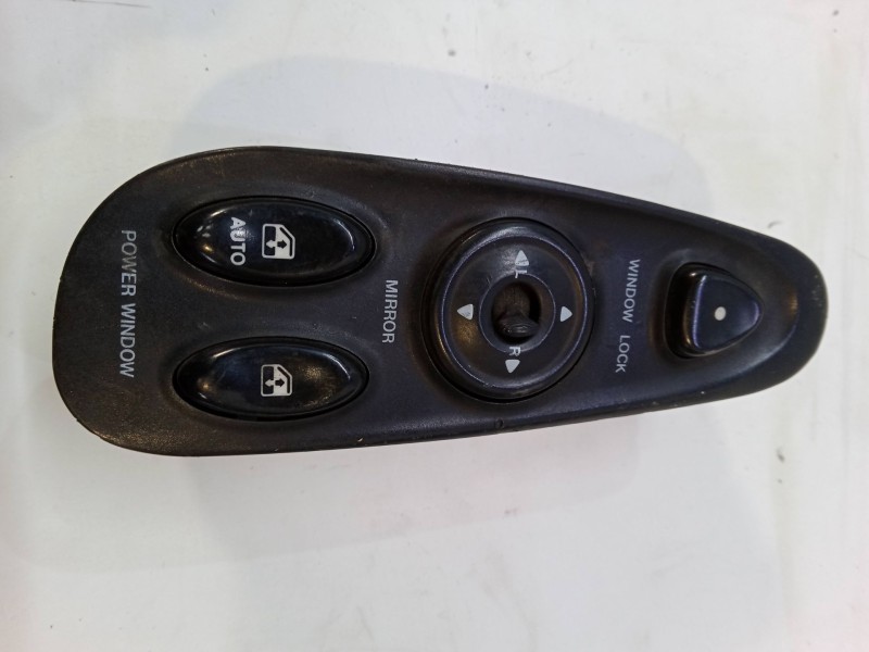 Recambio de mando elevalunas delantero izquierdo para hyundai coupe i (rd) 1.6 16v referencia OEM IAM    Recambio de mando elevalunas delantero izquierdo para hyundai coupe i (rd) 1.6 16v referencia OEM IAM