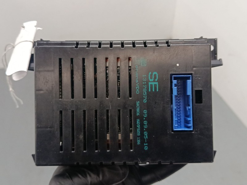 Recambio de pantalla multifuncion para opel zafira / zafira family b (a05) 1.9 cdti (m75) referencia OEM IAM 13178570  