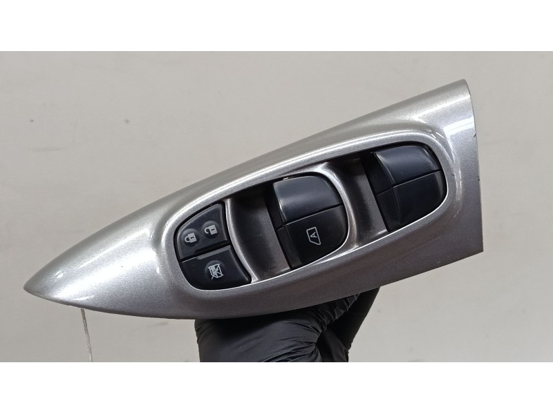 Recambio de mando elevalunas delantero izquierdo para nissan juke (f15) 1.2 dig-t referencia OEM IAM 254011KA5E  