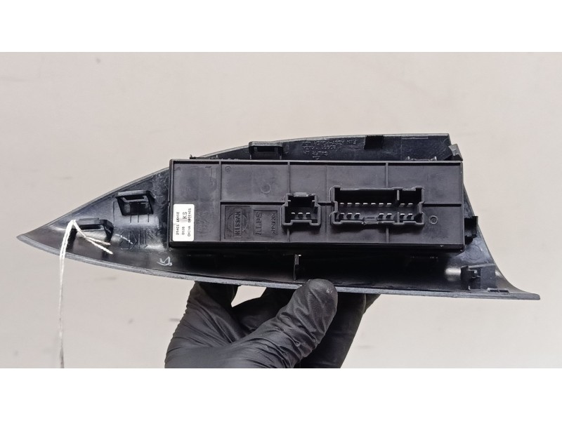 Recambio de mando elevalunas delantero izquierdo para nissan juke (f15) 1.2 dig-t referencia OEM IAM 254011KA5E  