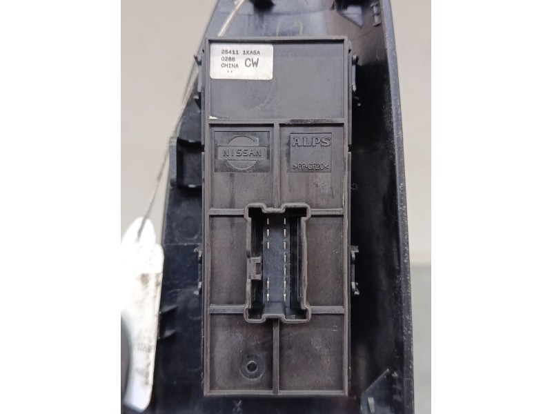Recambio de mando elevalunas delantero derecho para nissan juke (f15) 1.2 dig-t referencia OEM IAM 254111KA5A  