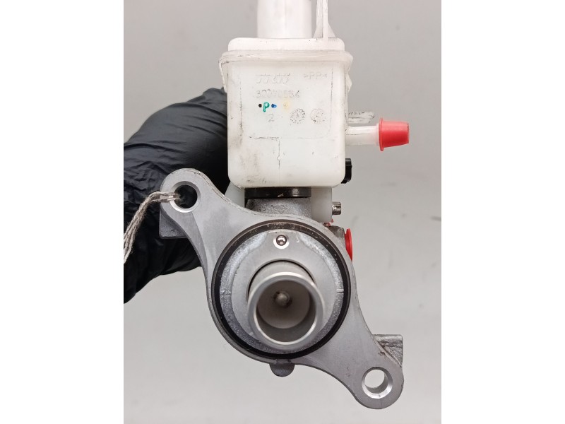 Recambio de bomba freno para nissan juke (f15) 1.2 dig-t referencia OEM IAM 32070564  