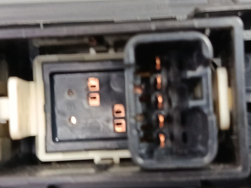 Recambio de mando elevalunas delantero derecho para mitsubishi colt vi (z3_a, z2_a) 1.3 (z21a) referencia OEM IAM MR587944  