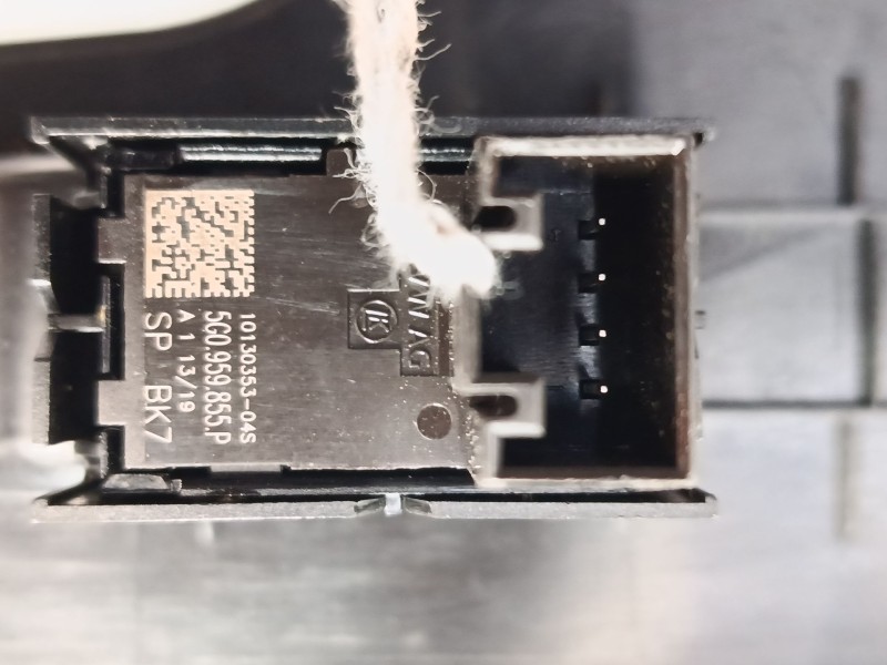 Recambio de mando elevalunas delantero derecho para seat ibiza v (kj1, kjg) 1.0 referencia OEM IAM 10130353045  