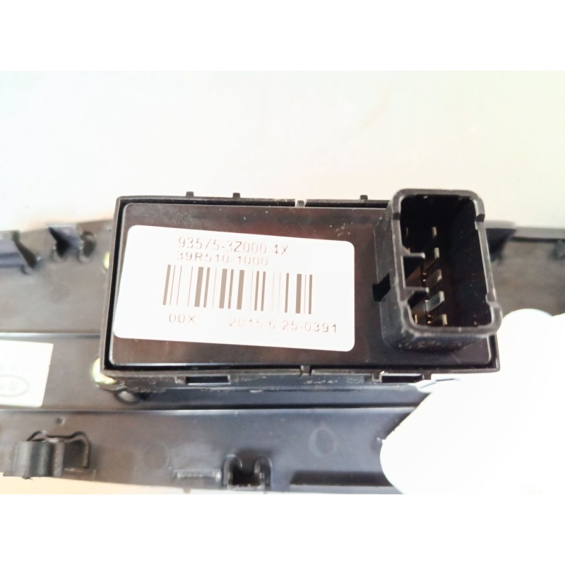 Recambio de mando elevalunas delantero derecho para hyundai i40 i (vf) 1.7 crdi referencia OEM IAM   