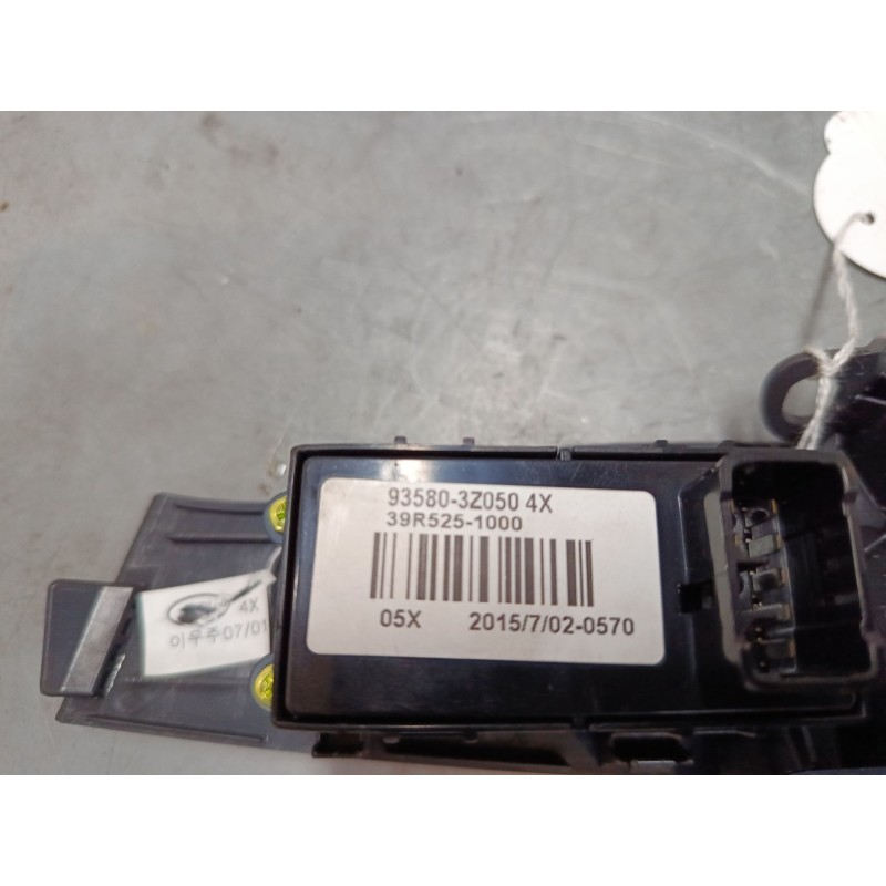 Recambio de mando elevalunas trasero derecho para hyundai i40 i (vf) 1.7 crdi referencia OEM IAM 93580-3Z050  