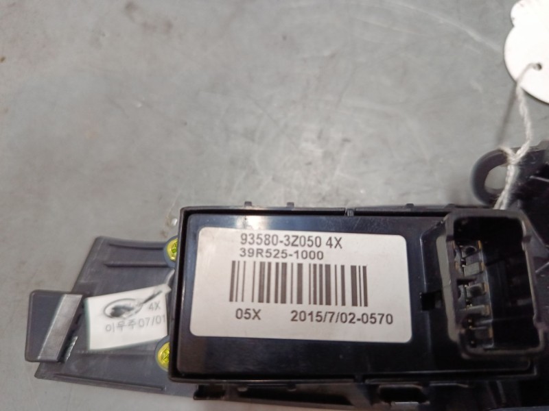 Recambio de mando elevalunas trasero derecho para hyundai i40 i (vf) 1.7 crdi referencia OEM IAM 93580-3Z050  