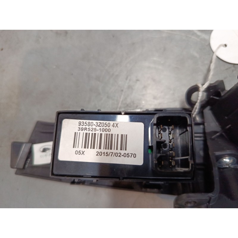 Recambio de mando elevalunas trasero derecho para hyundai i40 i (vf) 1.7 crdi referencia OEM IAM 93580-3Z050  