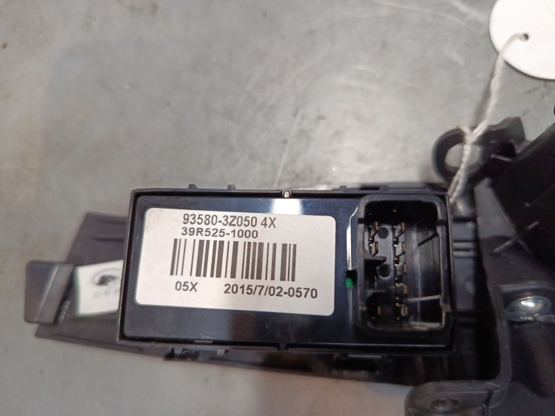 Recambio de mando elevalunas trasero derecho para hyundai i40 i (vf) 1.7 crdi referencia OEM IAM 93580-3Z050  
